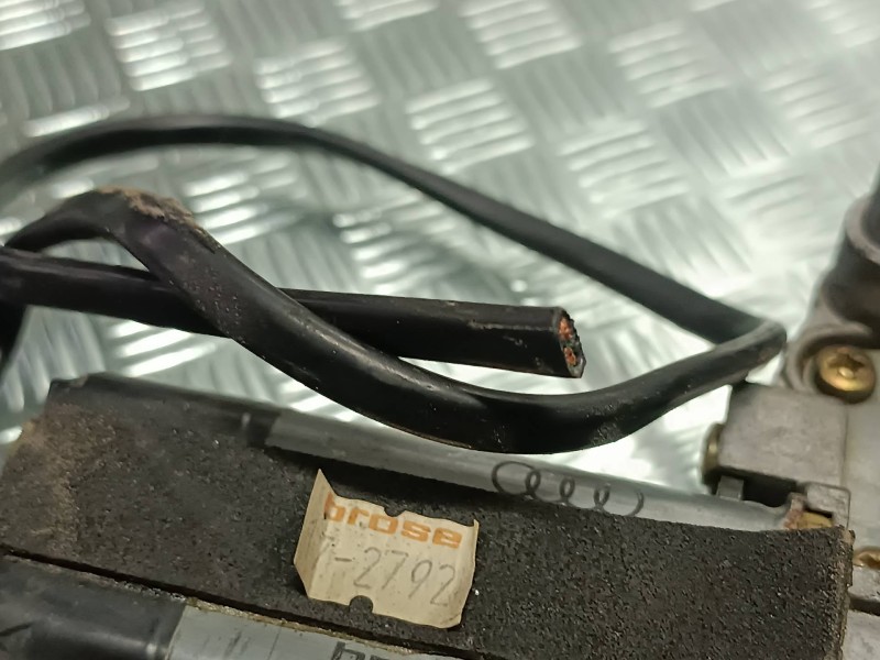 Recambio de motor elevalunas delantero derecho para audi 100 avant (c4) europa referencia OEM IAM 4A0959802  BROSE