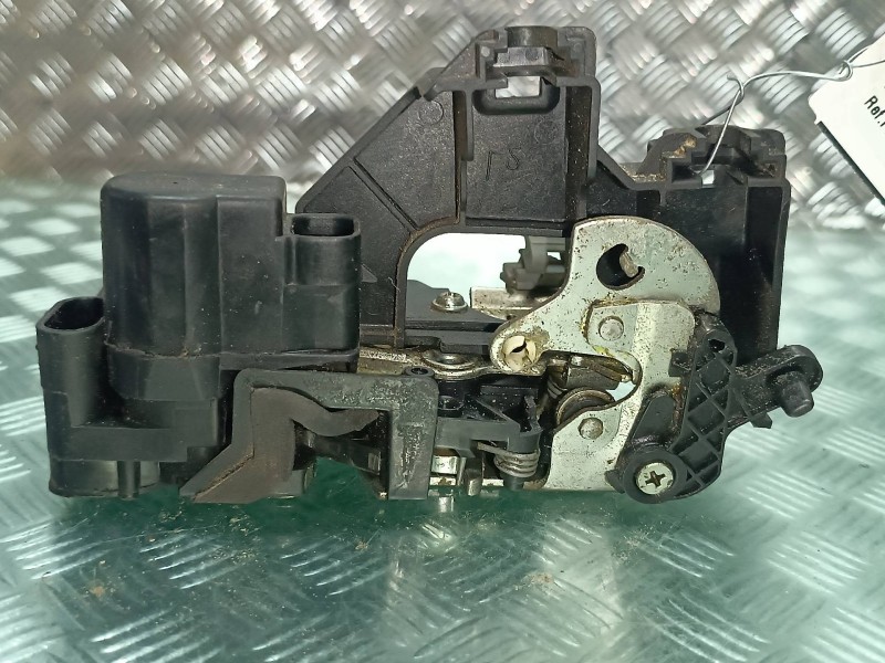 Recambio de cerradura puerta trasera izquierda para chevrolet epica lt referencia OEM IAM A046818 DOS CONECTORES ELECTRICA