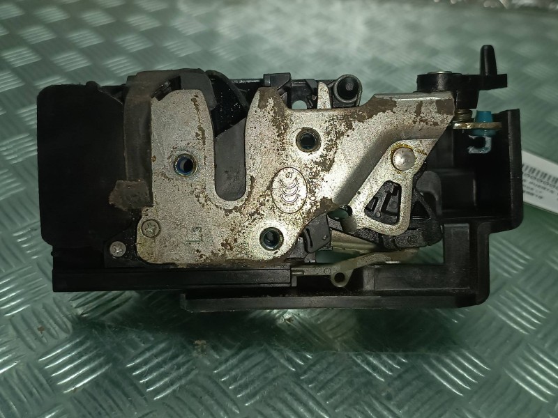 Recambio de cerradura puerta trasera izquierda para chevrolet epica lt referencia OEM IAM A046818 DOS CONECTORES ELECTRICA