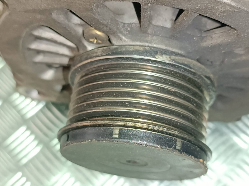 Recambio de alternador para peugeot 407 st sport referencia OEM IAM 965475280 A004TJ0084A CL18