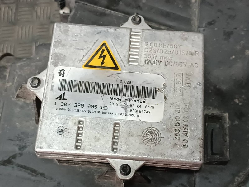 Recambio de faro izquierdo para peugeot 407 st sport referencia OEM IAM 964194428002 0301213271 XENON