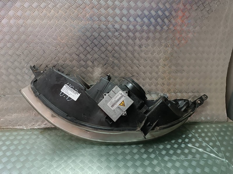 Recambio de faro derecho para peugeot 407 st sport referencia OEM IAM 964194418002 0301213272 XENON