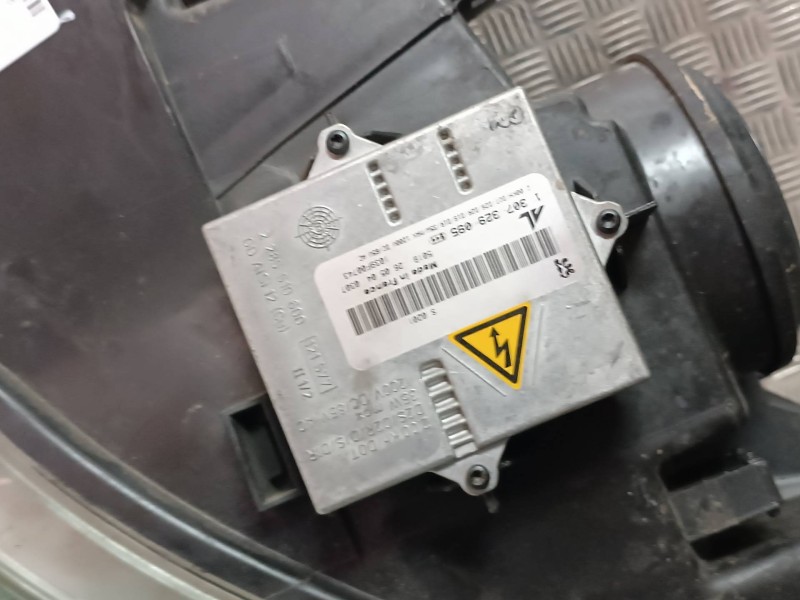 Recambio de faro derecho para peugeot 407 st sport referencia OEM IAM 964194418002 0301213272 XENON