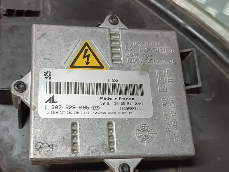 Recambio de faro derecho para peugeot 407 st sport referencia OEM IAM 964194418002 0301213272 XENON