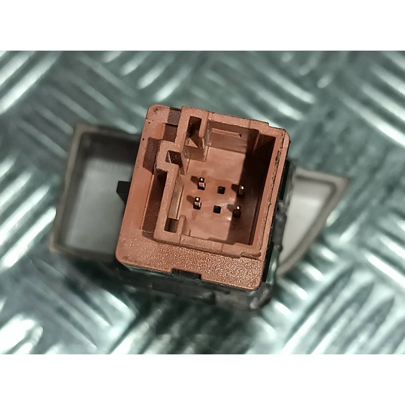 Recambio de interruptor para citroen c4 picasso attraction referencia OEM IAM 96781167 CONECTOR 4 PINES ESP