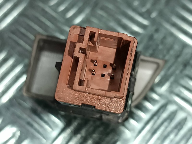 Recambio de interruptor para citroen c4 picasso attraction referencia OEM IAM 96781167 CONECTOR 4 PINES ESP