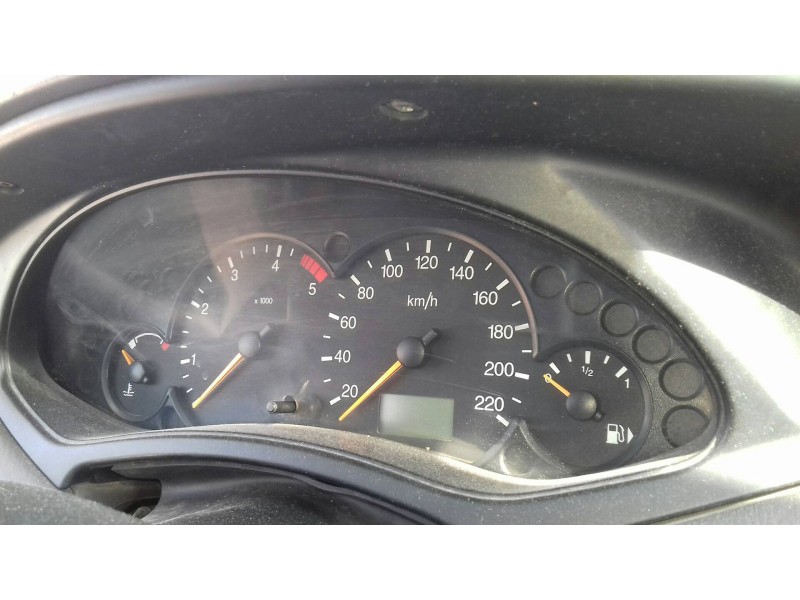 ford focus berlina (cak) del año 2004