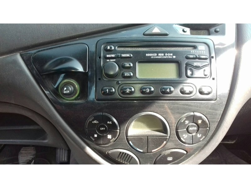 ford focus berlina (cak) del año 2004