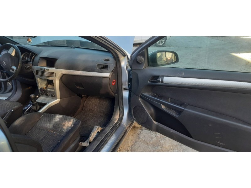 opel astra gtc del año 2006