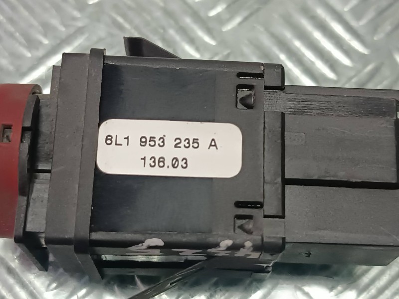 Recambio de warning para seat ibiza (6l1) fresh referencia OEM IAM 6L1953235A  CONECTOR 4 PINES