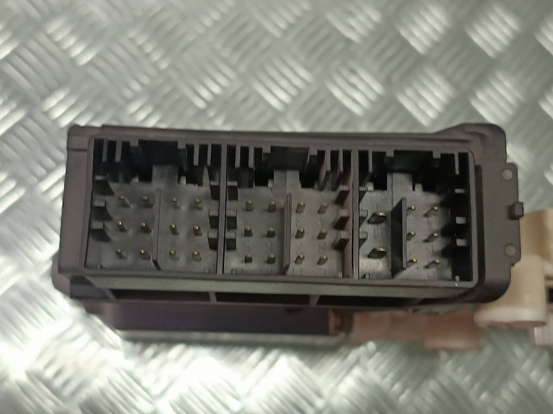 Recambio de motor elevalunas delantero izquierdo para seat ibiza (6l1) fresh referencia OEM IAM 6Q2959802A 101387102 