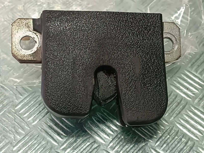 Recambio de cerradura maletero / porton para seat ibiza (6l1) fresh referencia OEM IAM 6L6827505A  CONECTOR 3 PINES