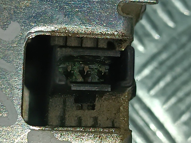 Recambio de cerradura maletero / porton para seat ibiza (6l1) fresh referencia OEM IAM 6L6827505A  CONECTOR 3 PINES