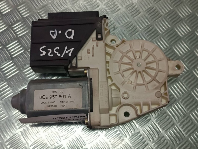 Recambio de motor elevalunas delantero derecho para seat ibiza (6l1) fresh referencia OEM IAM 6Q2959801A 101386102 104383101