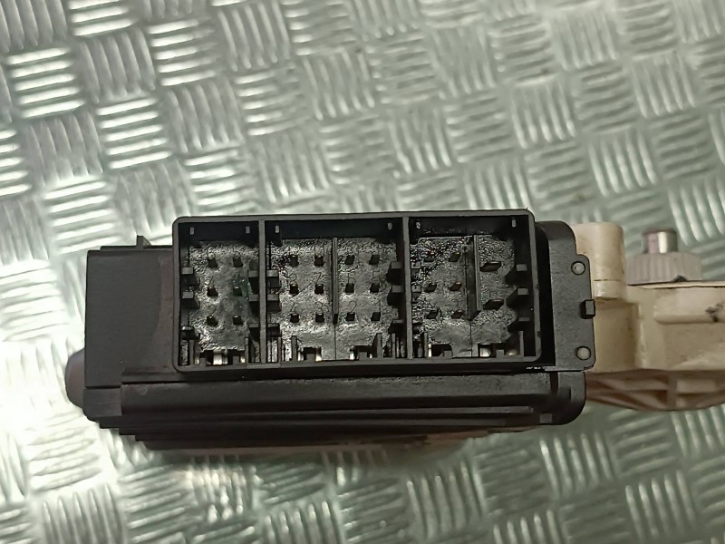 Recambio de motor elevalunas delantero derecho para seat ibiza (6l1) fresh referencia OEM IAM 6Q2959801A 101386102 104383101