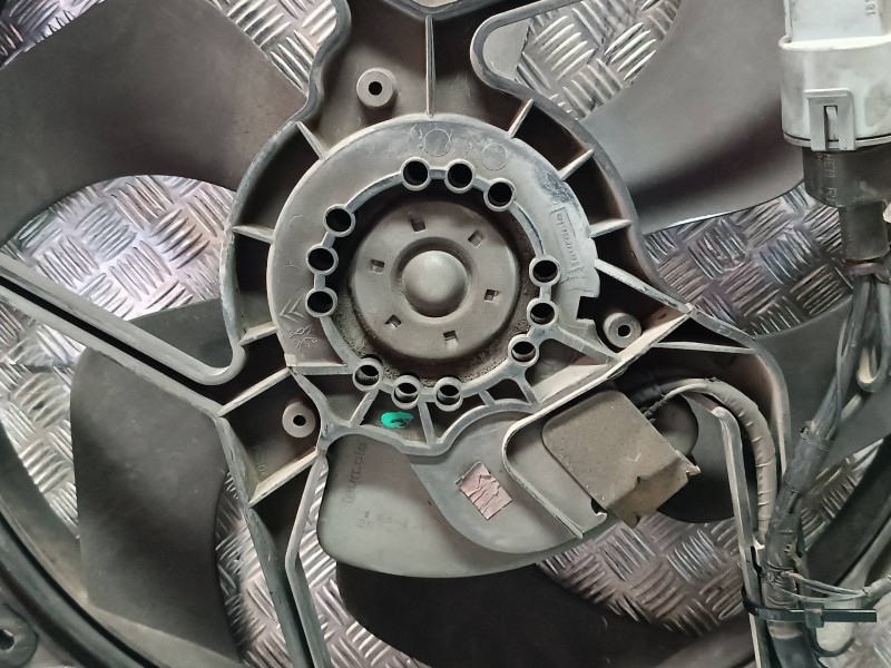 Recambio de electroventilador para peugeot 407 st sport referencia OEM IAM 1831856000  
