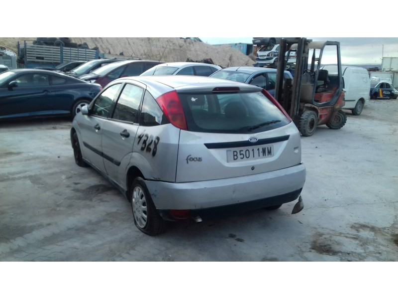 ford focus berlina (cak) del año 2000