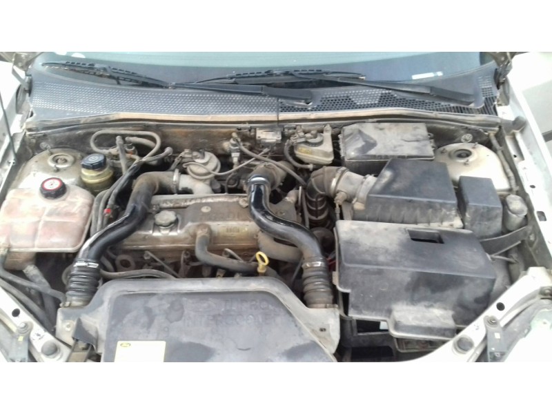 ford focus berlina (cak) del año 2000