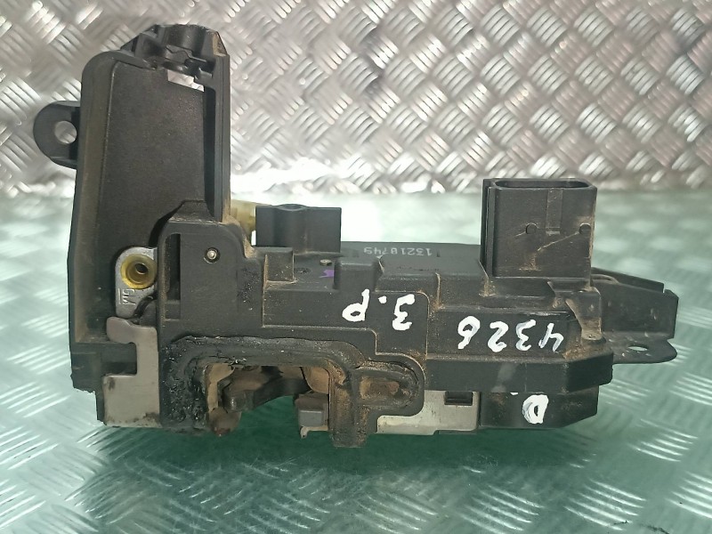 Recambio de cerradura puerta delantera derecha para opel astra gtc cosmo referencia OEM IAM 13210749 QG ELECTIRCA