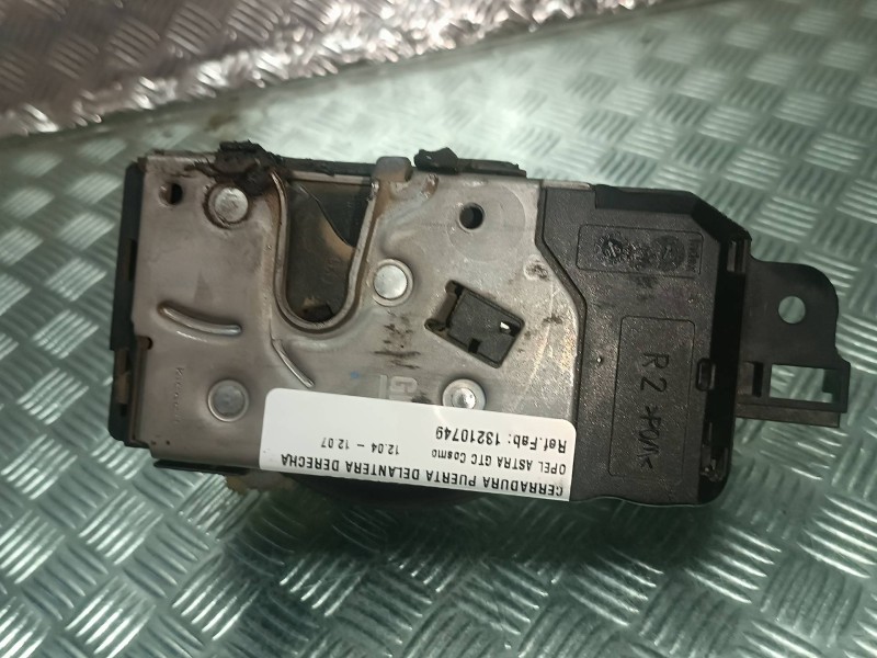 Recambio de cerradura puerta delantera derecha para opel astra gtc cosmo referencia OEM IAM 13210749 QG ELECTIRCA