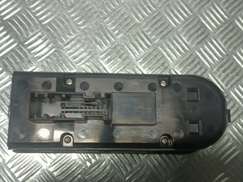 Recambio de mando elevalunas delantero izquierdo para opel astra gtc cosmo referencia OEM IAM 13228706  