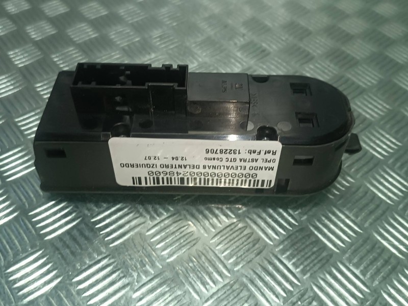 Recambio de mando elevalunas delantero izquierdo para opel astra gtc cosmo referencia OEM IAM 13228706  
