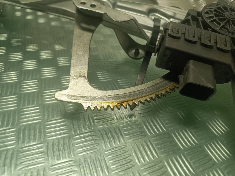 Recambio de elevalunas delantero izquierdo para opel astra gtc cosmo referencia OEM IAM 13100417LH 13100405LH ELECTRICO