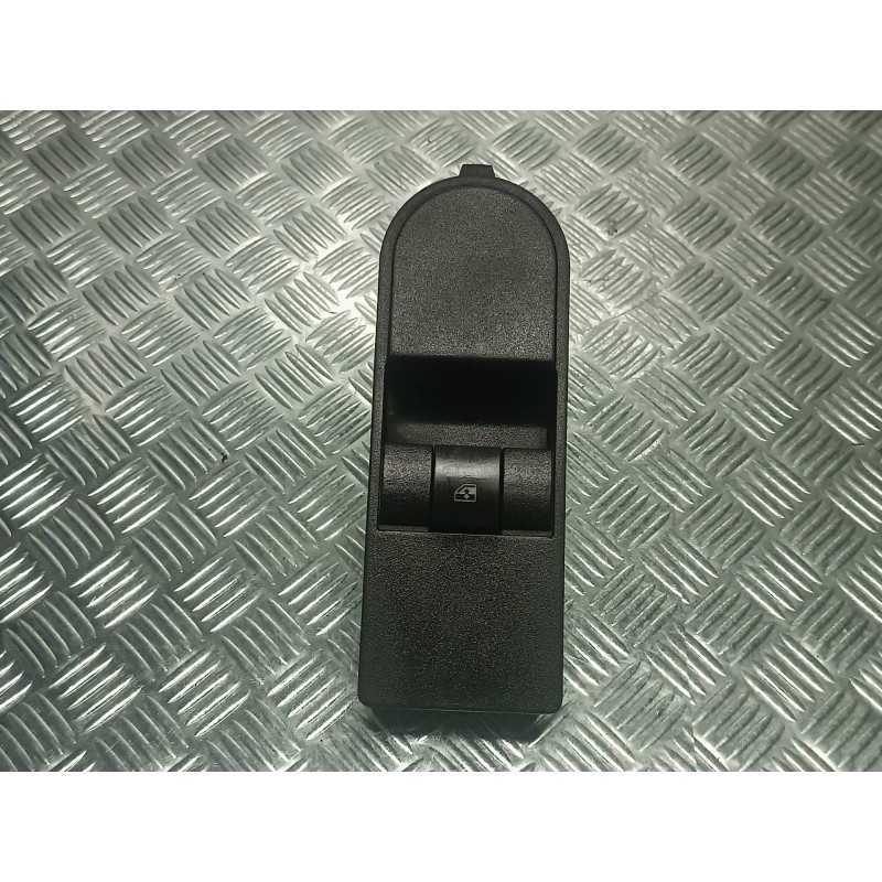 Recambio de mando elevalunas delantero derecho para opel astra gtc cosmo referencia OEM IAM 13197132  CONECTOR 6 PINES
