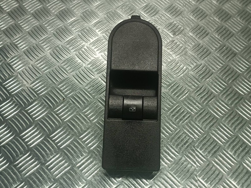 Recambio de mando elevalunas delantero derecho para opel astra gtc cosmo referencia OEM IAM 13197132  CONECTOR 6 PINES