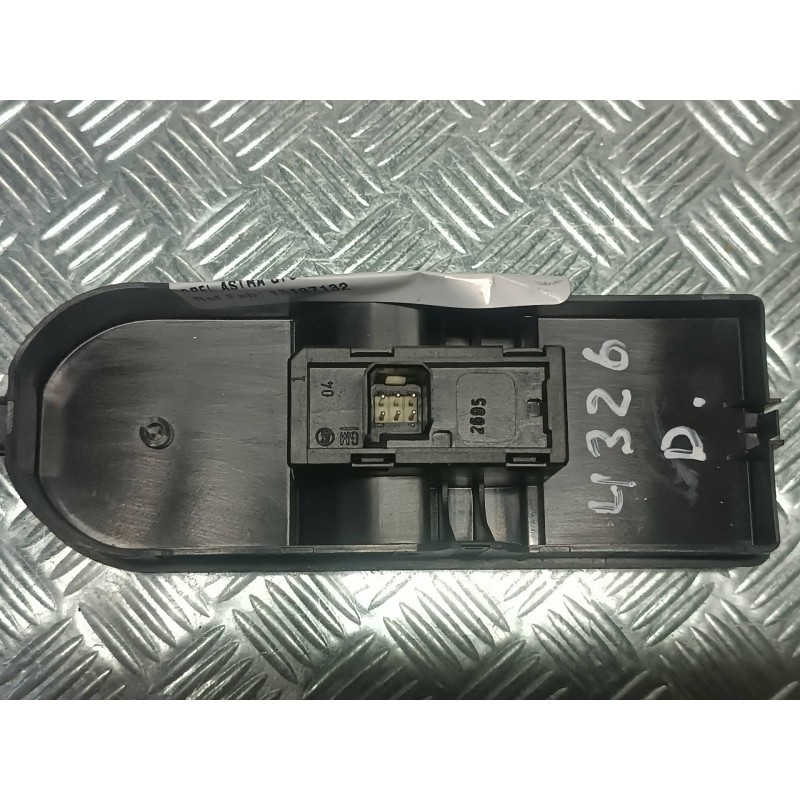 Recambio de mando elevalunas delantero derecho para opel astra gtc cosmo referencia OEM IAM 13197132  CONECTOR 6 PINES