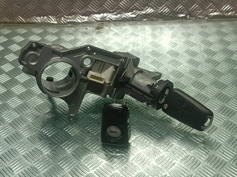 Recambio de conmutador de arranque para opel astra gtc cosmo referencia OEM IAM 2421430 17425K226B 
