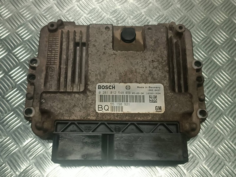 Recambio de centralita motor uce para opel astra gtc cosmo referencia OEM IAM 55198921 0281012548 BOSCH