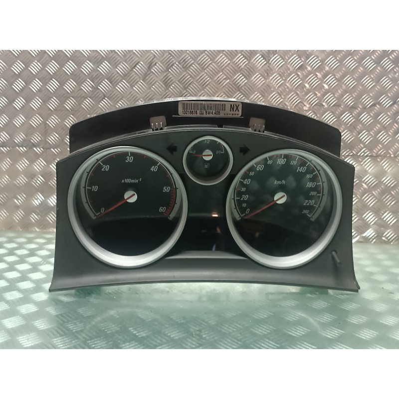 Recambio de cuadro instrumentos para opel astra gtc cosmo referencia OEM IAM 13216676 A2C53024902C SIEMENS VDO