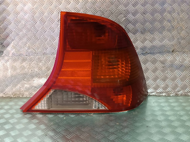 Recambio de piloto trasero derecho para ford focus berlina (cak) ambiente referencia OEM IAM 1M5113404BB 1M5113404 