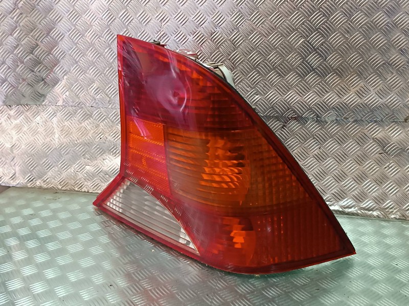 Recambio de piloto trasero derecho para ford focus berlina (cak) ambiente referencia OEM IAM 1M5113404BB 1M5113404 