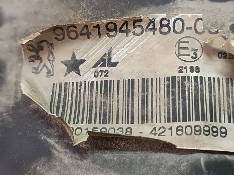 Recambio de faro antiniebla derecho para peugeot 407 st sport referencia OEM IAM 9641945480  