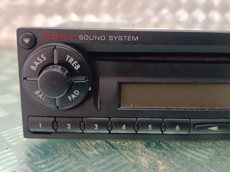 Recambio de sistema audio / radio cd para seat ibiza (6l1) fresh referencia OEM IAM 6L0035156 SEZ2Z9C2517267 GRUNDIG