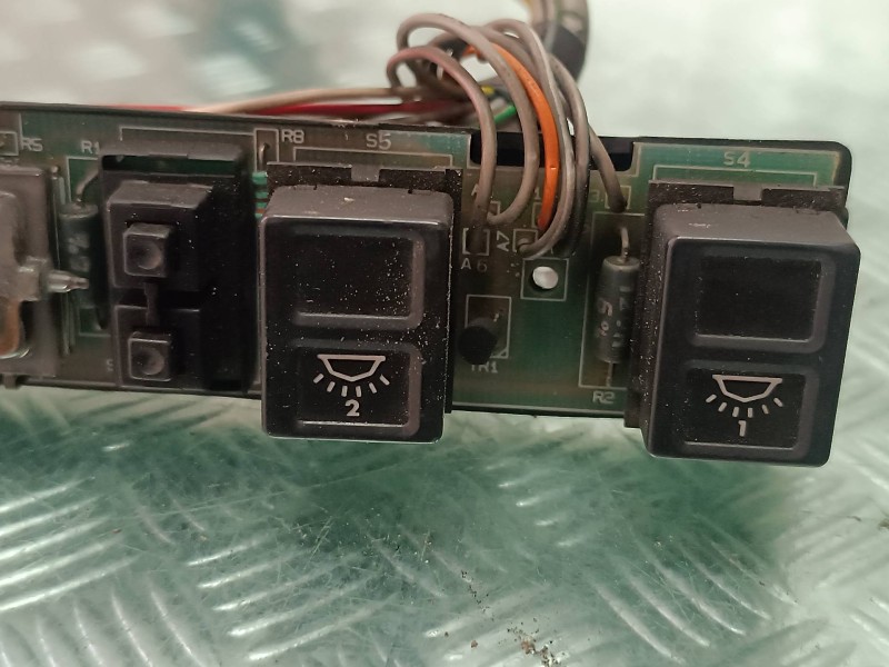 Recambio de pantalla multifuncion para jaguar xj6/12 4.0 sovereign kat referencia OEM IAM 9018029913  