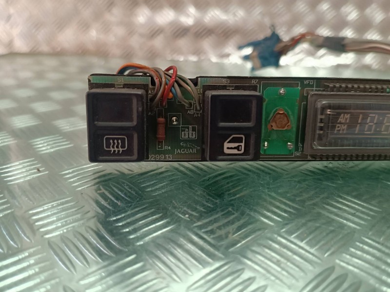 Recambio de pantalla multifuncion para jaguar xj6/12 4.0 sovereign kat referencia OEM IAM 9018029913  