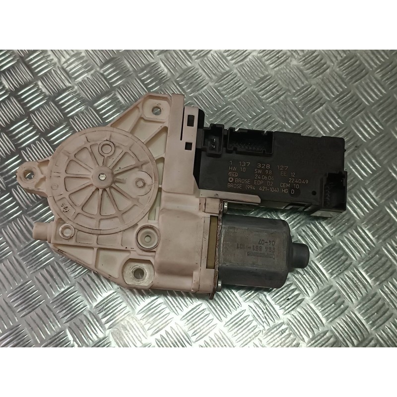 Recambio de motor elevalunas delantero derecho para peugeot 407 st sport referencia OEM IAM 1137328127 994651101 BROSE