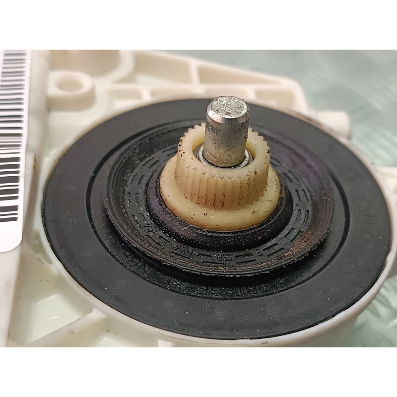 Recambio de motor elevalunas trasero derecho para peugeot 407 st sport referencia OEM IAM 999066101 0130822200 994650101