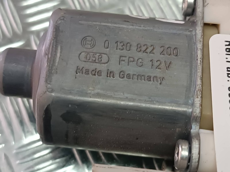 Recambio de motor elevalunas trasero derecho para peugeot 407 st sport referencia OEM IAM 999066101 0130822200 994650101