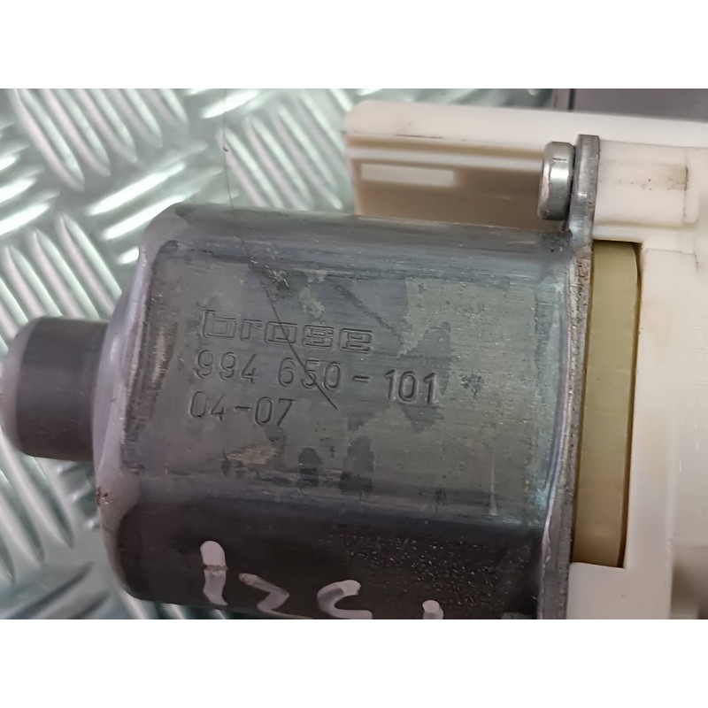 Recambio de motor elevalunas trasero derecho para peugeot 407 st sport referencia OEM IAM 999066101 0130822200 994650101