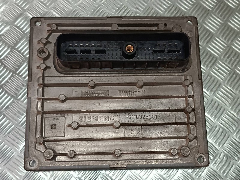 Recambio de centralita motor uce para ford fusion (cbk) ambiente referencia OEM IAM 6S6112A650GD S120977313 SIEMENS