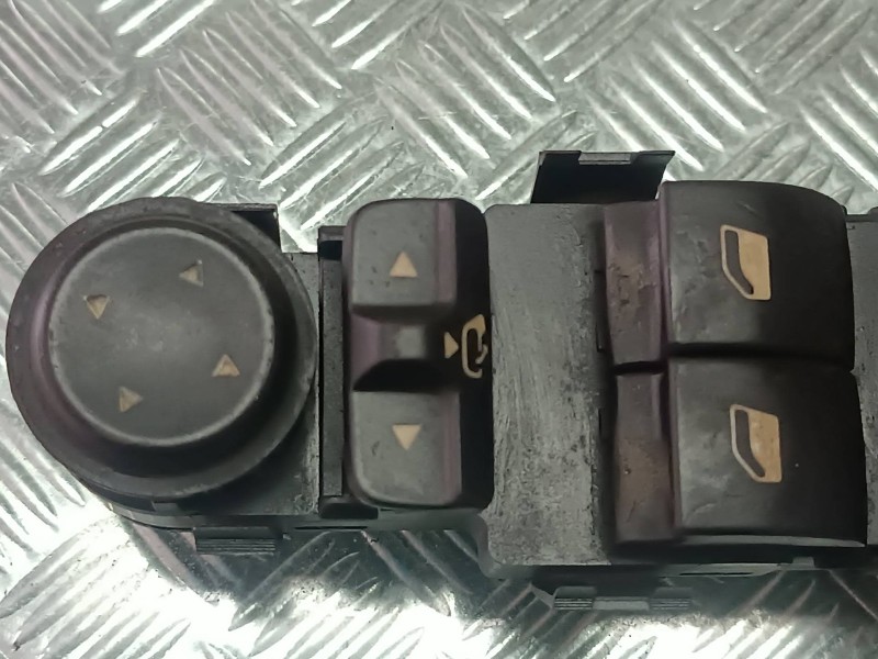 Recambio de mando elevalunas delantero izquierdo para peugeot 407 st sport referencia OEM IAM 96468704XT 532645 53269735