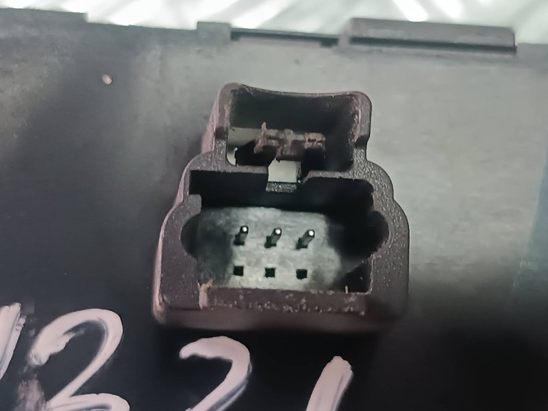 Recambio de mando elevalunas delantero izquierdo para peugeot 407 st sport referencia OEM IAM 96468704XT 532645 53269735