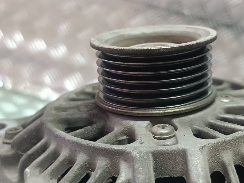 Recambio de alternador para ford fusion (cbk) ambiente referencia OEM IAM 2S6T10300CB CONECTOR 3 PINES 70A