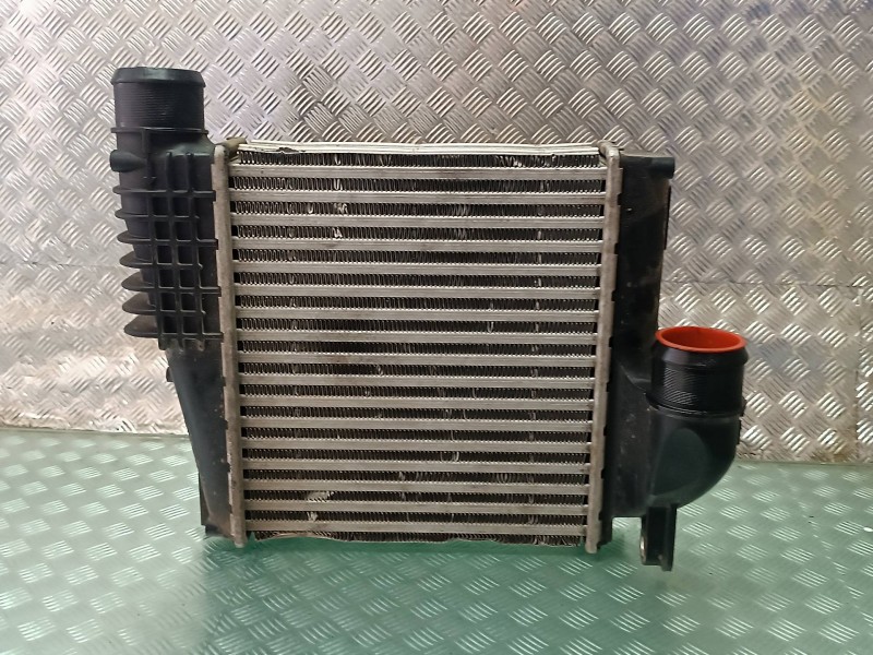 Recambio de intercooler para citroen c4 picasso attraction referencia OEM IAM 9675627980  VALEO
