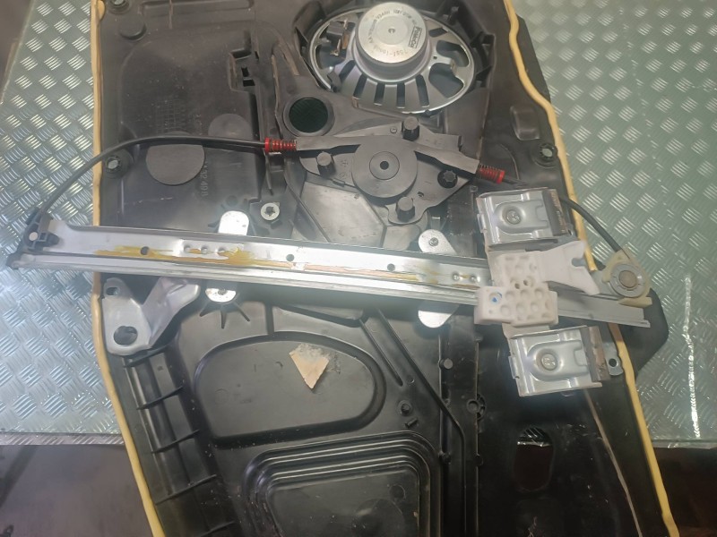 Recambio de elevalunas delantero izquierdo para ford fusion (cbk) ambiente referencia OEM IAM 2S61A045H17A  ELECTRICO