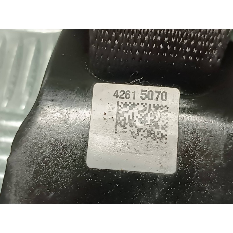 Recambio de enganche cinturon trasero izquierdo para opel mokka x design line start/stop referencia OEM IAM 42615070 2505974 